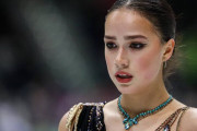 アリーナ・ザギトワ　競技活動の一時停止を発表！ 「私はどこにも出て行きはしませんが、今年のロシア選手権には出場しません。 私はリンクに留まり…自分を探し…新たなジャンプへのトライを学ぶので良いことだと思います」