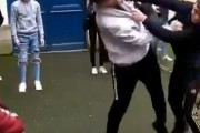 【動画】アメリカ人の喧嘩の仲裁の仕方がヤバ過ぎる…