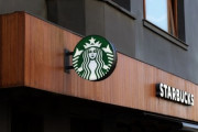 「行き過ぎでは？」スタバ店員がナンパされている女性客にカップでメッセージ　賛否両論を呼ぶ、その内容とは？