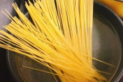 スパゲッティってなんでパスタって言うようになったん？