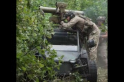 バギーに対戦車ミサイルを搭載、待ち伏せして直ぐに攻撃…ウクライナ軍！
