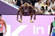 【画像】世界陸上でのノア・ライルズの大ジャンプ、クリロナの空中浮遊くらい意味が分からない