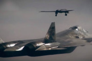 無人戦闘機時代は幕開け直前、ロシアが早くも量産モデルの｢S-70｣製造を開始か