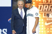 【MLB】マリナーズが両投げ両打ち投手をドラ1位指名　左腕152キロ、右腕159キロの剛腕　話す言語は5カ国