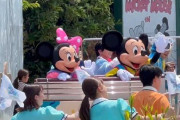 ランドのパレードで「ミッキー邪魔」と叫ぶ人の動画が拡散される