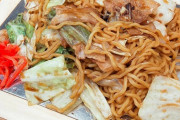 【画像】このレベルの「ソース焼きそば」にいくらまで出せる！？