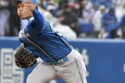 日ハム、ヤクルトに大敗...先発根本4回7安打4失点、福田俊が右膝打球直撃で負傷降板