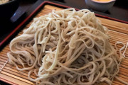 外国人「蕎麦をすする日本人の行儀の悪さに吐き気がする」