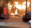 BYDの10店舗目のカーショールームが炎上〓〓〓〓〓  [4/25]