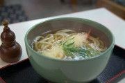 夫「今日はうどん“で”いいよｗ」妻「は？麺類は簡単じゃないんですけど！！」妻の長年のモヤモヤに共感の声続出