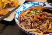 吉野家の紅ショウガ論争が「うどん店のネギ」に飛び火…はなまるうどんが明かす無料トッピングの見解
