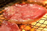 【引いた】昼休みに先輩と近くの焼肉屋に行ったら彼女が一人で食べていた。声をかけるタイミングを伺っていたら…