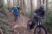 【マウンテンバイク】自転車で山道走る「トレイルライド」人気で事故多発　登山者と接触や斜面転倒で死者も