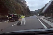 【動画】最恐！熊本の高速道路でとんでもないじじいが目撃される(((ﾟДﾟ)))
