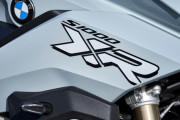 BMW、新型アドベンチャーモデル「S1000XR」を発売