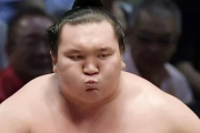 白鵬とかいうレジェンドの域に片足突っ込んでる力士ｗｗｗｗｗｗｗｗｗ
