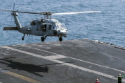 米サンディエゴ沖で空母「エイブラハム・リンカーン」搭載の海軍ヘリが墜落…乗員5人不明！