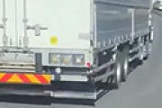 【動画】 殺人的な進路妨害を繰り返す反社会的な運送会社・・ ドラレコ動画に衝撃走る