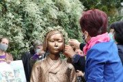 ベルリンの慰安婦像、区が4週間以内の撤去命令へ　韓国系団体、私有地への移設を拒否 [9/26]  [ばーど★]