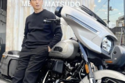 タレント・保阪尚希、所有する大型バイク「ハーレーダビッドソン」を愛でるショットを公開