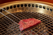 【悲報】リヴァイ兵長「おい、お前の箸で肉ひっくり返すんじゃねぇ…チッ…まあいい」