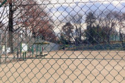 「ボールのあたる音が苦痛です」公園に掲出された“球技禁止”訴える看板が物議