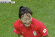 【動画】女子サッカーで韓国姉さんがスーパーゴール。喜び方も可愛い。