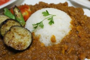【疑問】無水カレーってやたら持て囃されてるけど、所詮タダの水をわざわざケチって何が楽しいの？