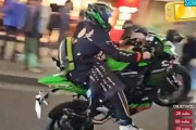 【渋谷ハロウィン】特攻服コスプレのバイク男性、ウイリー走行の“イキリ運転”でタクシーに追突する事故動画がSNS拡散、支払う示談金よりも“大きすぎる代償”