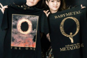 BABYMETAL「ベビメタツイート集：THE ONE TEE (2023)限定カラー GOLD」