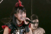 BABYMETALファンの彼氏へのサプライズ + BABYMETAL？が好きな子供　【海外の反応】