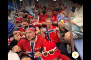 【ワールドカップ】NYの地下鉄でノルウェーサポーターが大騒ぎ、でもアメリカ人は日本人よりも寛容？（海外の反応）
