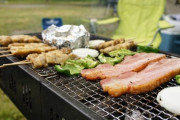【正論】Twitter(X)「みんなでBBQするより1人で牛丼食ってる方が楽しい」←15万いいね