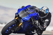 バイクってさCBR1000RRとCBR1100XX、GSX-R1000とGSX1300R、ZX-10RとZZR1400それぞれどっちが偉いの？