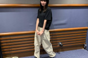 【乃木坂46】シンプル三姉妹。遠藤さくら、川﨑桜、柴田柚菜 大阪公演直後の『らじらー！』私服全身ショット