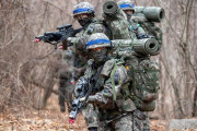 韓国軍、政府の指針無視して勝手に？陸軍訓練兵の携帯電話の使用を許可！
