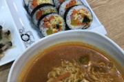 韓国人「韓国のキンパブ（のり巻き）とのラーメンセットがマジで美味すぎる‥」韓国式のり巻きラーメンセットをご覧ください　韓国の反応
