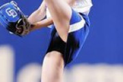 【画像】 岡田紗佳さん(31)、超ミニスカでパンモロ始球式ｗｗｗｗｗ