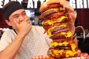 20,000calのハンバーガーで新記録！！海外の反応