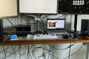PCのデスク回りの配線みんなどうしてんの