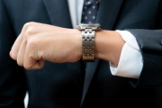 【マナー】社会人のマナーとして腕時計はすべきなのか？