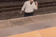 【悲報】害悪系TikToker、今度は線路で踊ってしまうｗｗｗｗ