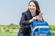 【悲報】JKがスマホを見ながら自転車で70代の爺をはねてしまう。賠償金1億円払うハメにも・・・