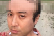 【画像】ムロツヨシさん（49歳）、突然頭部が寂しい衝撃の髪型を公開してネット動揺！　「散らかしてますね」「えっいつの間に」