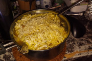 【画像】このインスタントラーメンの名前わかる？？