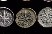 海外の反応　タコが描かれた古代ギリシャのコイン