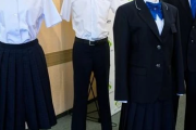 海外「日本の制服のモデルチェンジ」女子のボトムの選択肢が増える！