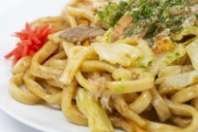 【疑問】焼きうどん←こいつが焼きそばと肩を並べられなかった理由