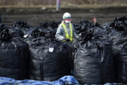 台風で消えた「日本の放射性廃棄物の袋」…こんな国にオリンピックを任せることができるのか＝韓国の反応