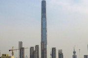 中国経済の減速、高さ597メートルの超高層ビル「高銀金融117」が未完成のまま放棄！